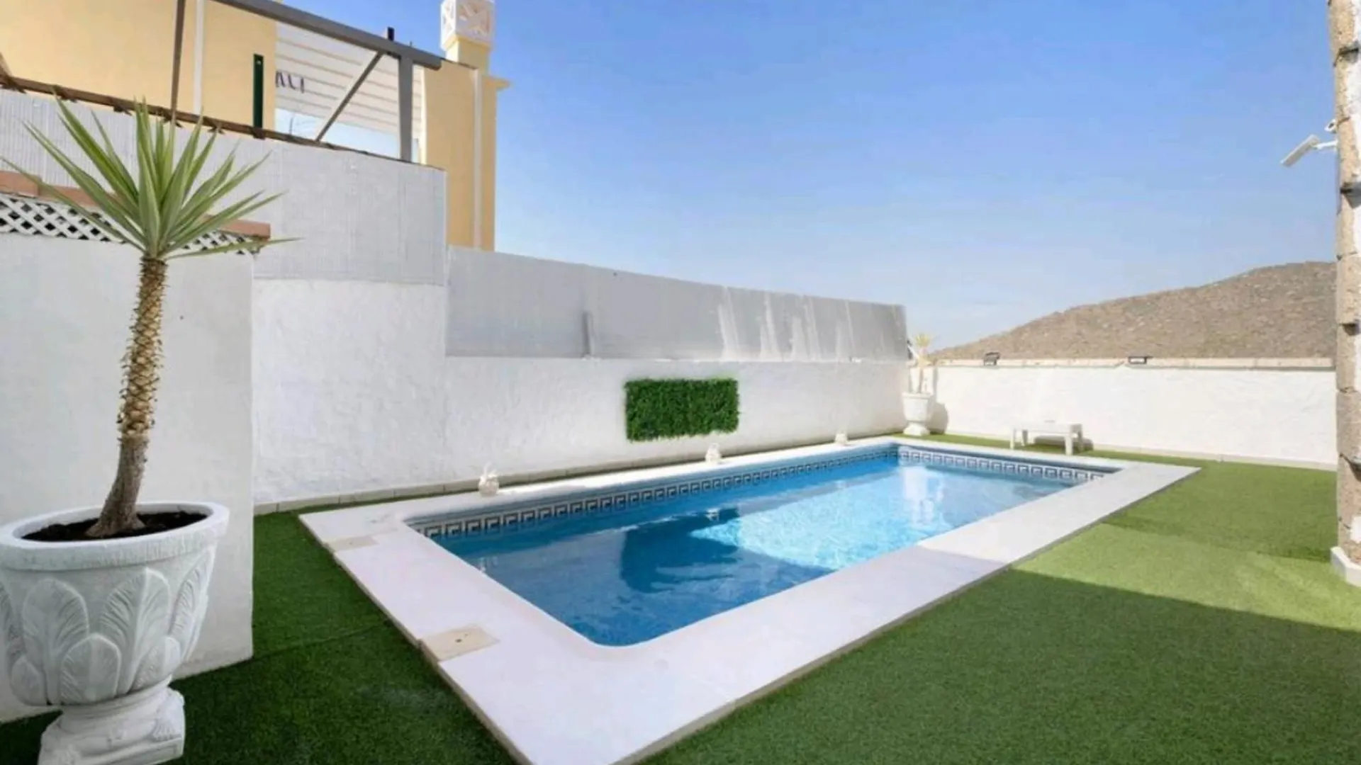 Villa Torviscas 아데제